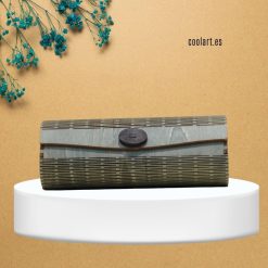 funda de gafas hecha en madera